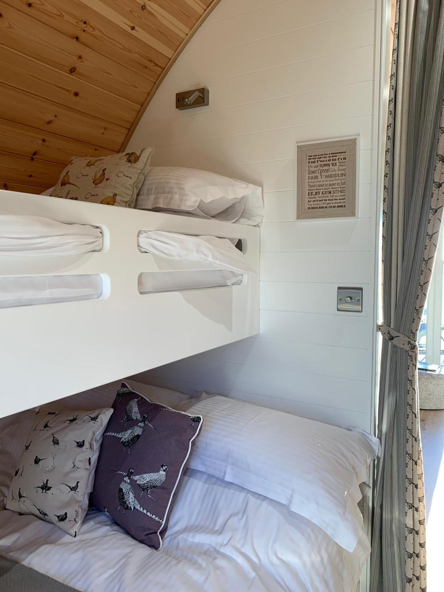 הוילה סטמפורד ברידג' Mingle Dale- Bugthorpe Grange Glamping מראה חיצוני תמונה